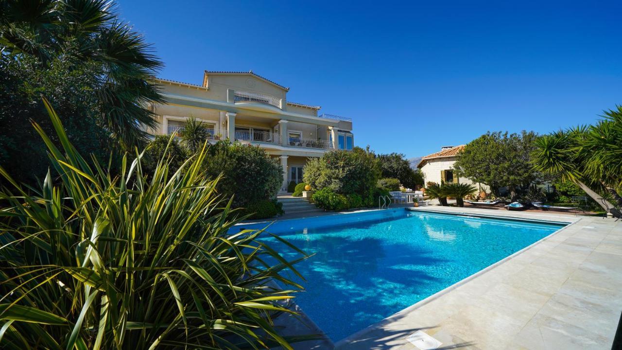 Luxury Villa Allure Dhafnes Esterno foto
