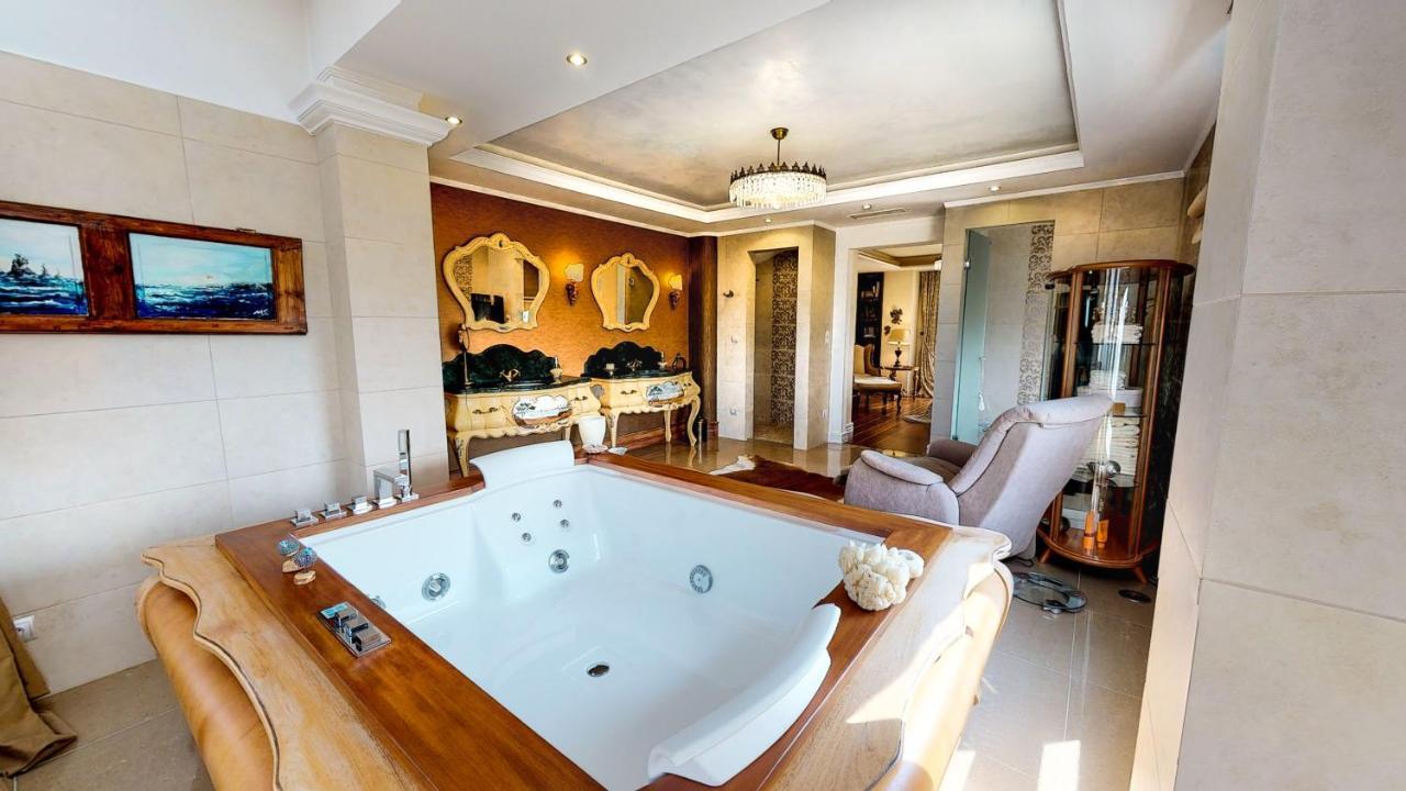 Luxury Villa Allure Dhafnes Esterno foto