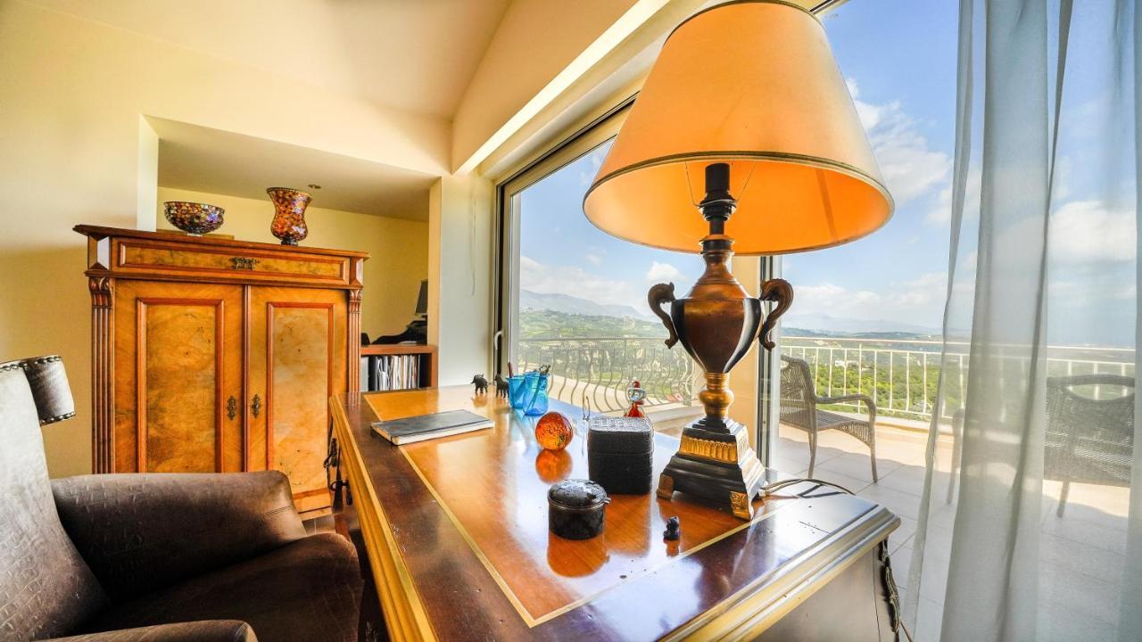 Luxury Villa Allure Dhafnes Esterno foto
