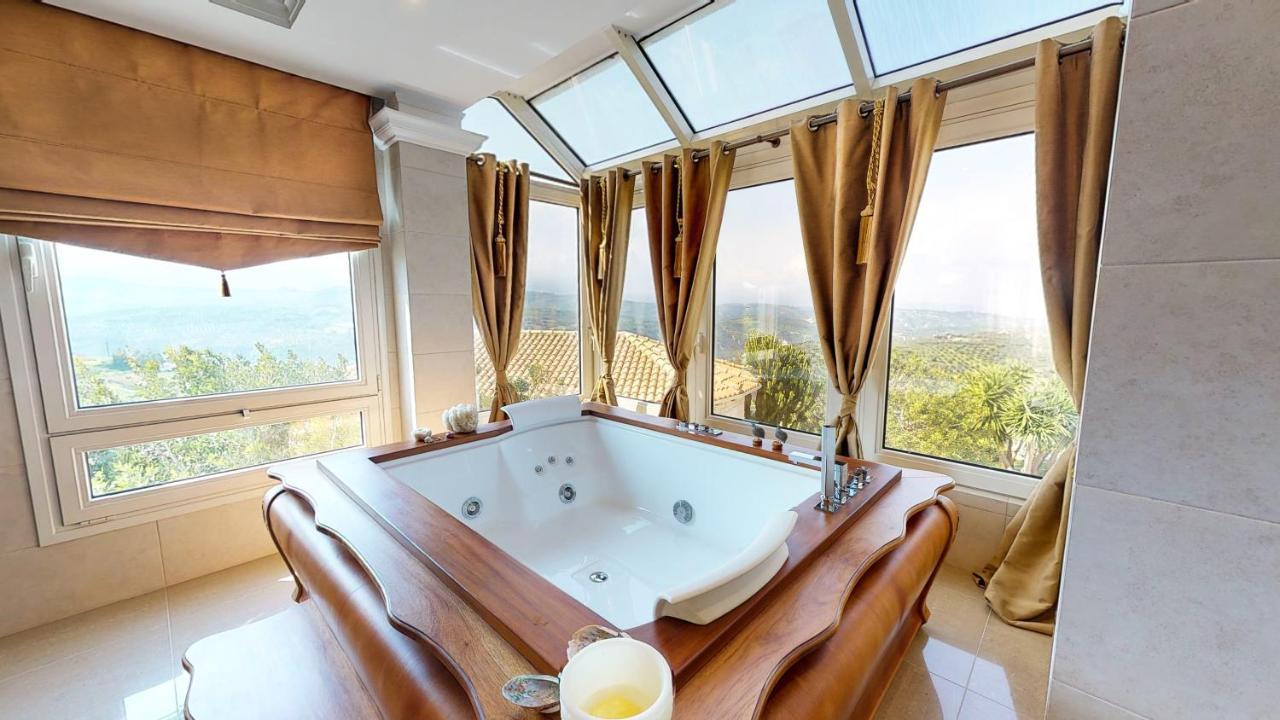 Luxury Villa Allure Dhafnes Esterno foto
