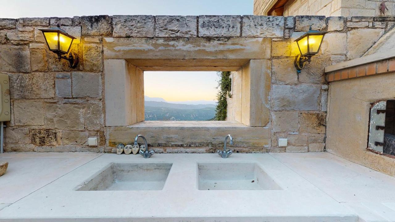 Luxury Villa Allure Dhafnes Esterno foto