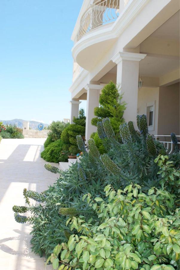 Luxury Villa Allure Dhafnes Esterno foto