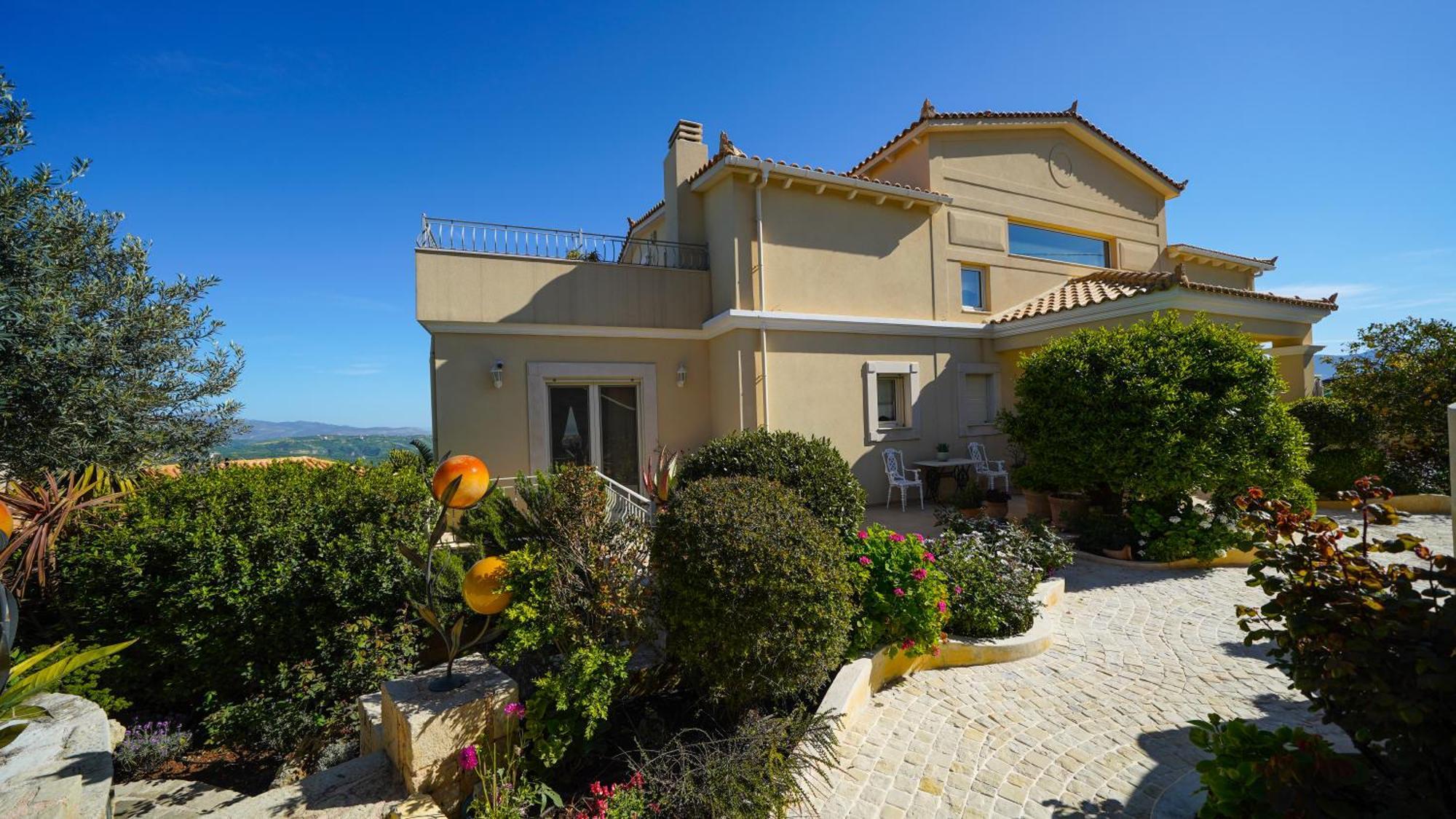 Luxury Villa Allure Dhafnes Esterno foto